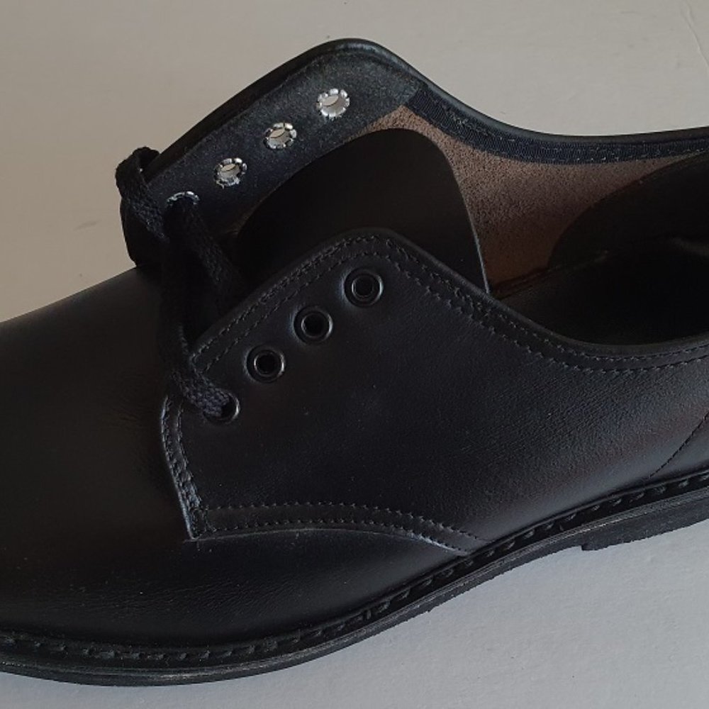 New Men's Valenti #230-36 black leather postman
